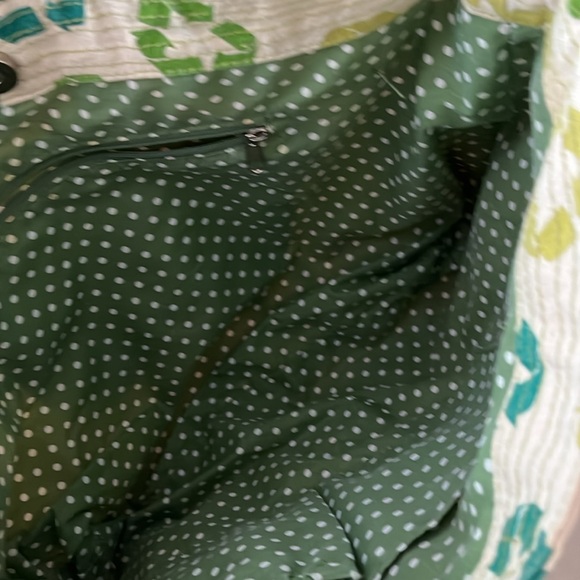 Bungalow 360 green recycle sign crossbody messenger bag - Picture 3 of 4